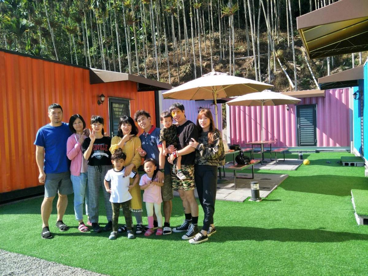 לינה וארוחת בוקר יוצ'י Tea King Container מראה חיצוני תמונה